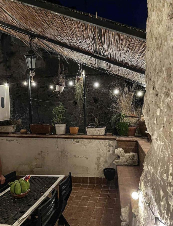 In Pieno Centro Storico Con Terrazzo “o'vicariello” *